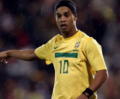 米兰 MILAN ESPORTS-76人主场新灯光系统首次启用获得一致好评，76人主场球衣